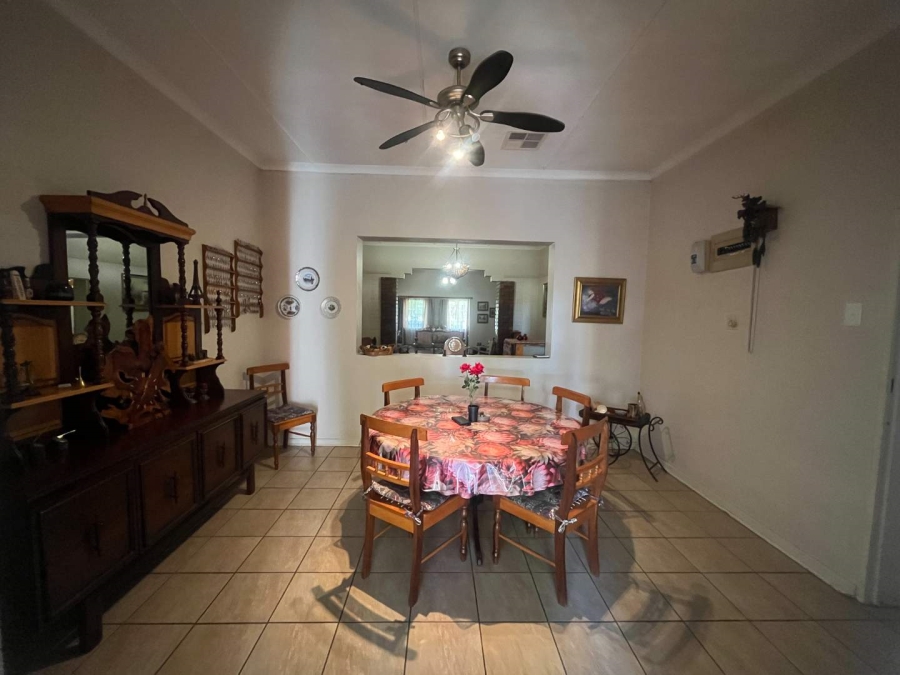 4 Bedroom Property for Sale in Kanoneiland Northern Cape